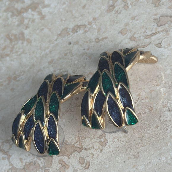 Vintage Edwin Pearl Peacock Gold and Blue/Green Enamel earrings - Picture 7 of 7